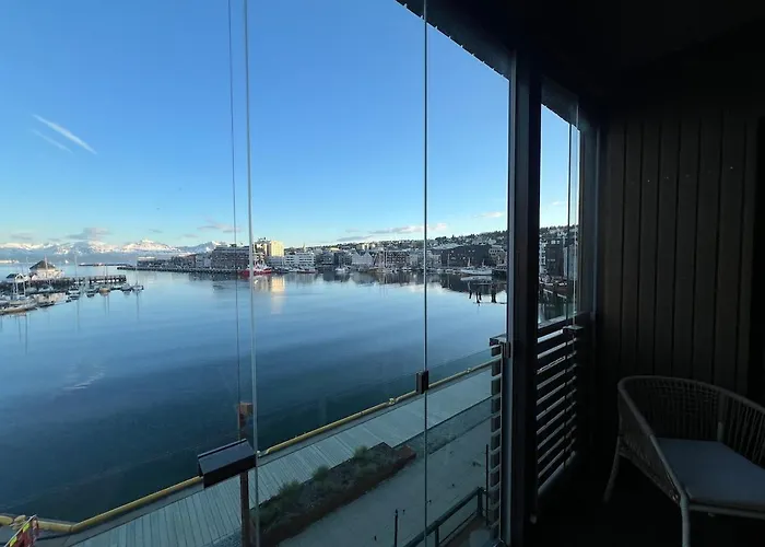 Leilighet At Vervet, View Of The Sea And The Town Tromsø